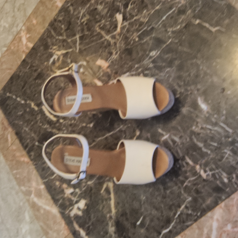 Steve Madden white sandal wedges